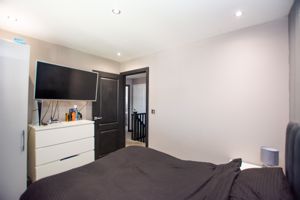 Bedroom- click for photo gallery